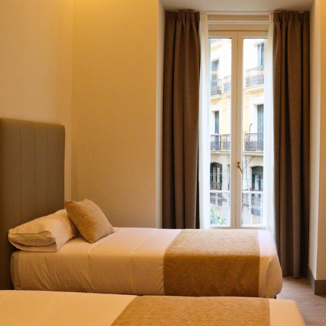 Hostal La Rua-Montera Madrid Buitenkant foto